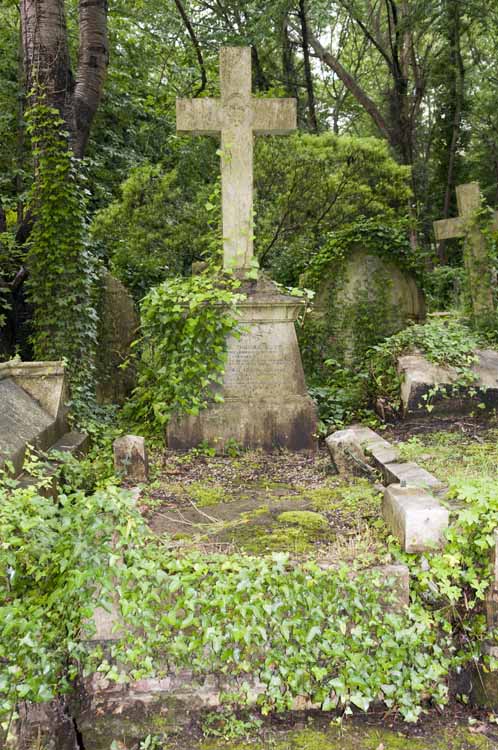 Highgate Cemetery 055