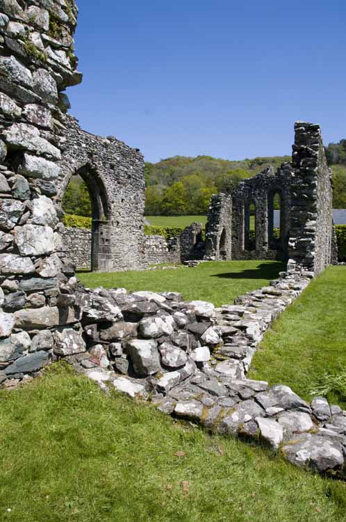 Cymmer_Abbey_04_2013