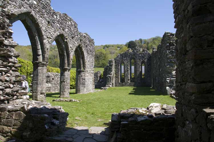 Cymmer_Abbey_09_2013