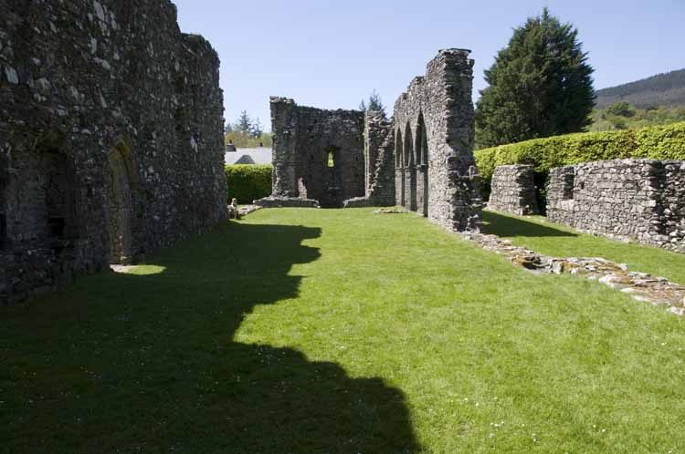 Cymmer_Abbey_15_2013