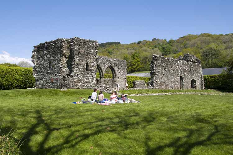 Cymmer_Abbey_24_2013