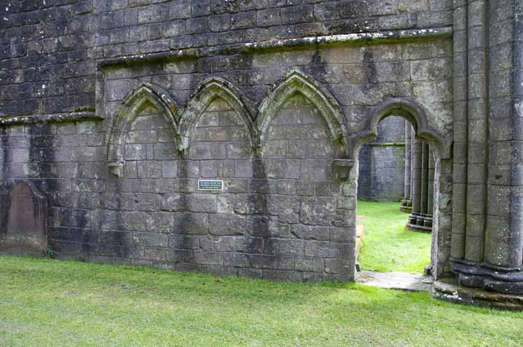 Dundrennan_Abbey_25_2013