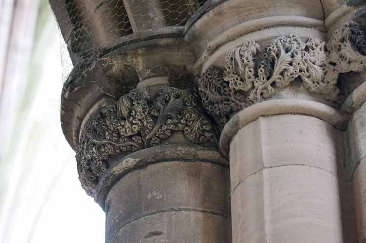 Melrose_Abbey_168_2013