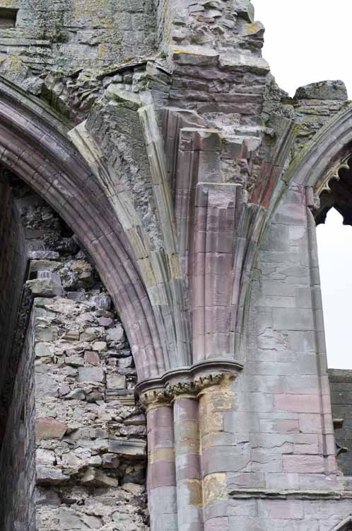 Melrose_Abbey_178_2013