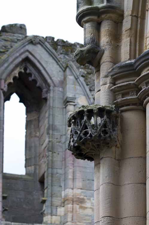 Melrose_Abbey_179_2013