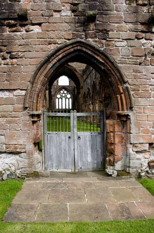 Sweetheart_Abbey_01_2013