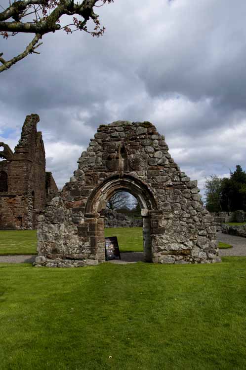 Sweetheart_Abbey_03_2013