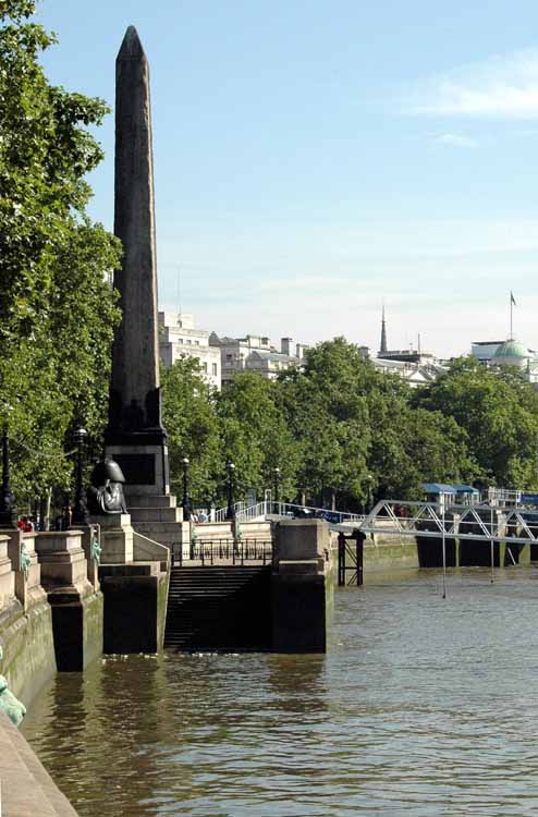 Obelisk in London, victoria embankment, thutmose III, cleopatra's needle