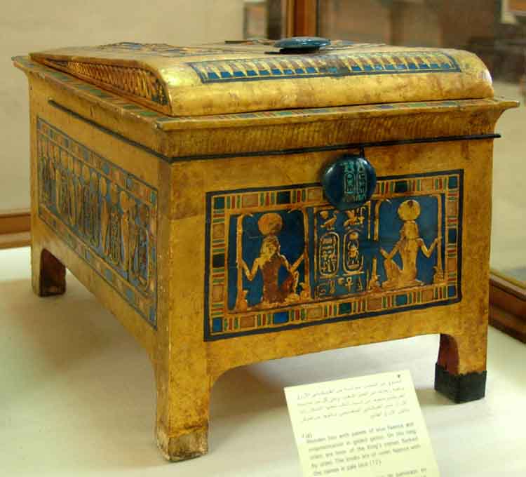 tutankhamun's chest 1