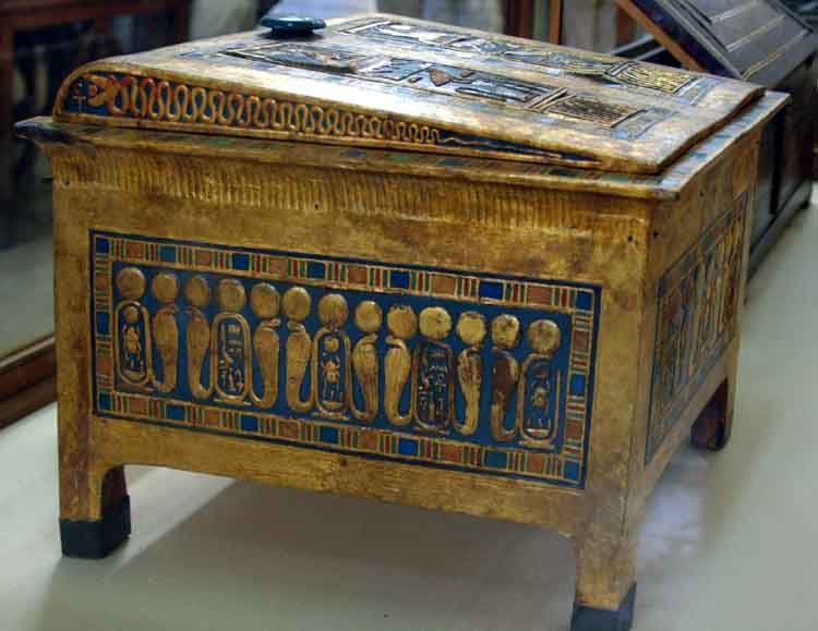 tutankhamun's chest 2