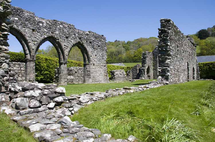 Cymmer_Abbey_01_2013