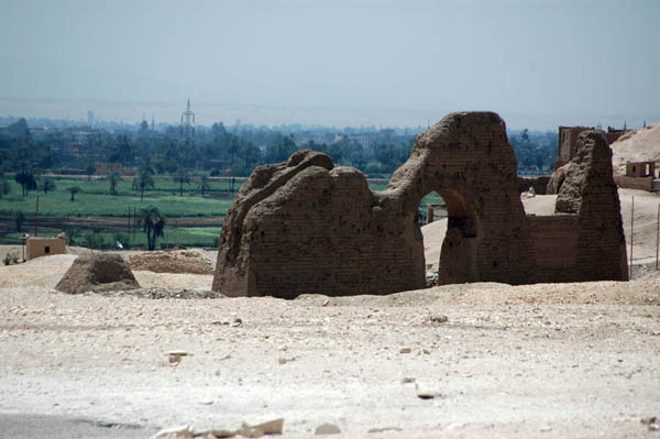 deir_el_bahri_jul_2006_0008