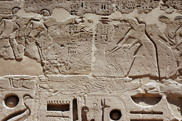 medinet_habu_jul_2006_0042